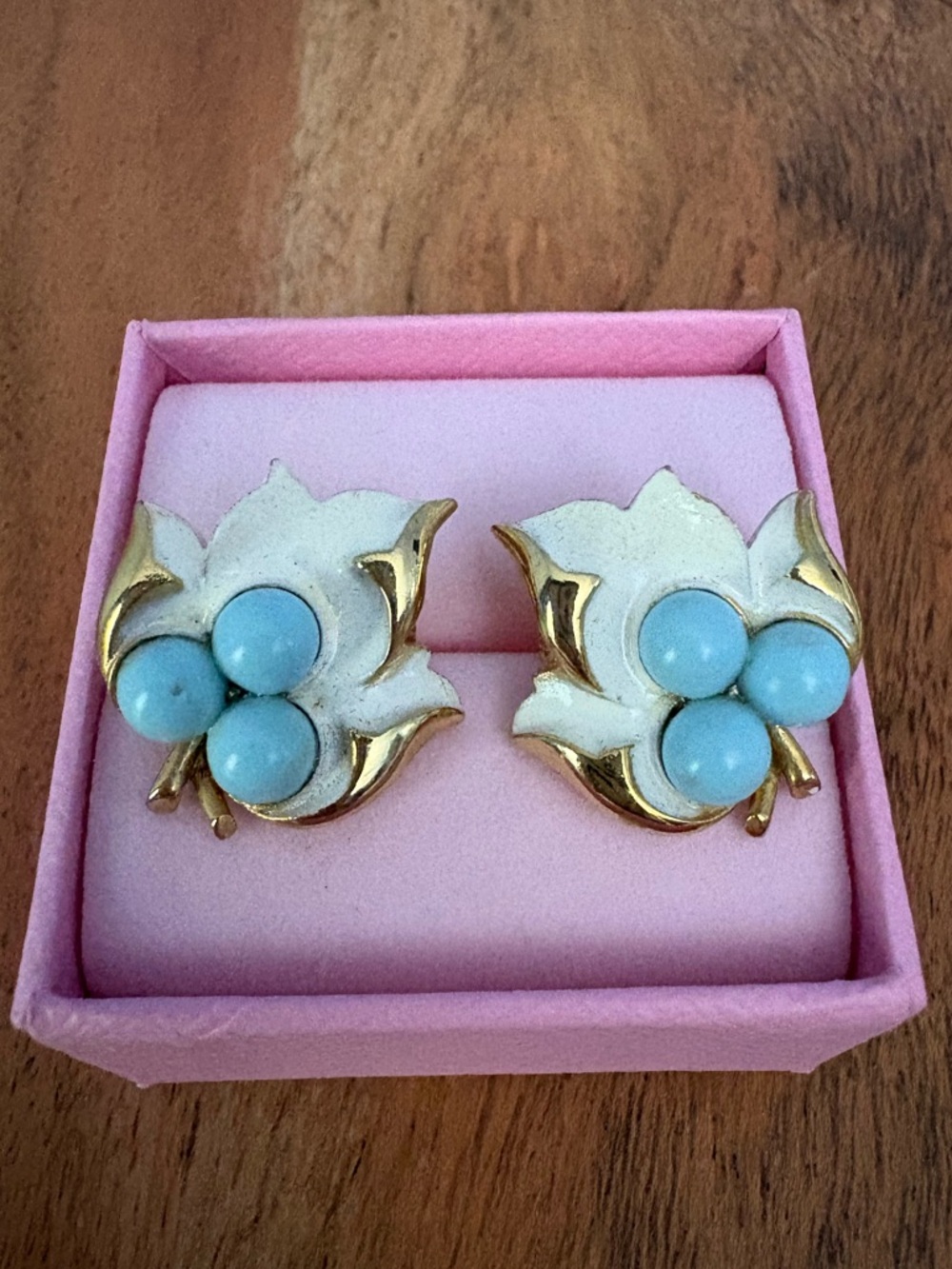Vintage Gold Leaf White enamel with Turquoise beads Clip-On Earrings - Gold